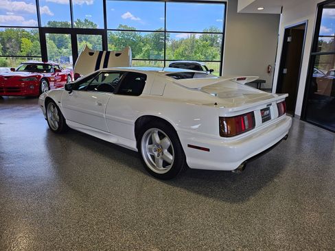 Used 1994 Lotus Esprit S4 RWD image 3
