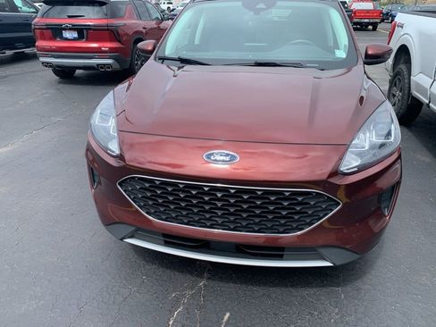 Used 2021 Ford Escape SE w/ Convenience Package AWD/4WD image 3