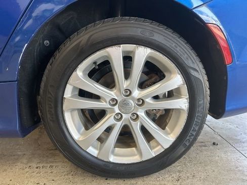 Used 2015 Chrysler 200 Limited FWD image 7