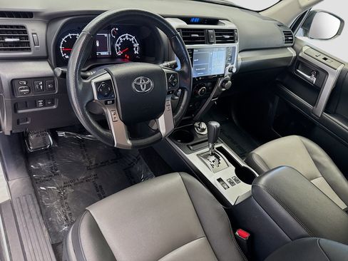 Used 2024 Toyota 4Runner SR5 Premium image 7