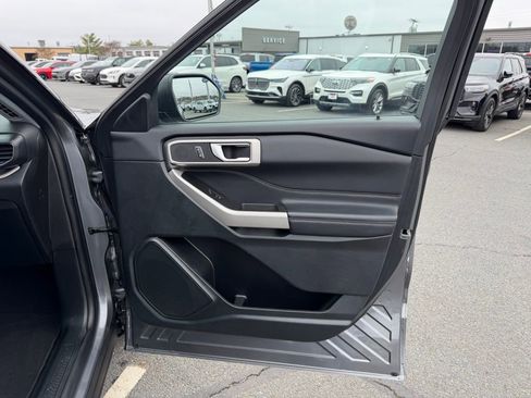 Used 2023 Ford Explorer XLT w/ Equipment Group 202A image 29