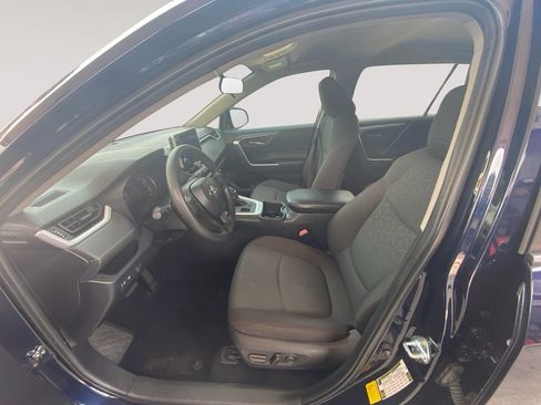 Used 2024 Toyota RAV4 XLE AWD/4WD image 9