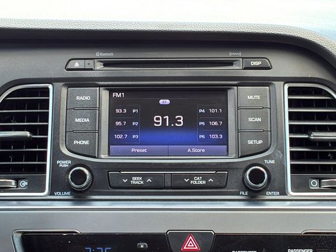 Used 2015 Hyundai Sonata Sport w/ Option Group 03 FWD image 18