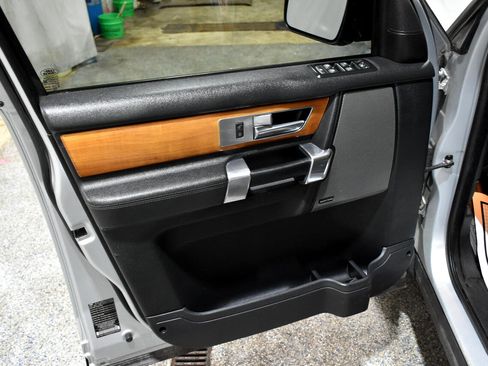 Used 2010 Land Rover LR4 HSE image 25