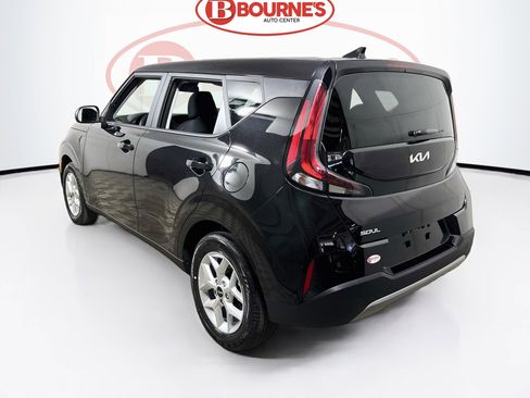 Used 2025 Kia Soul LX FWD image 6