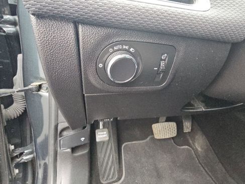 Used 2017 Chevrolet Cruze LT image 20