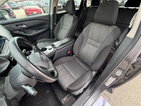 Used 2025 Nissan Rogue SV image 38