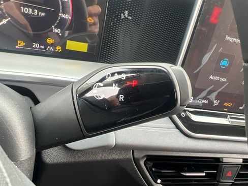 New 2026 Volkswagen Tiguan SE image 28