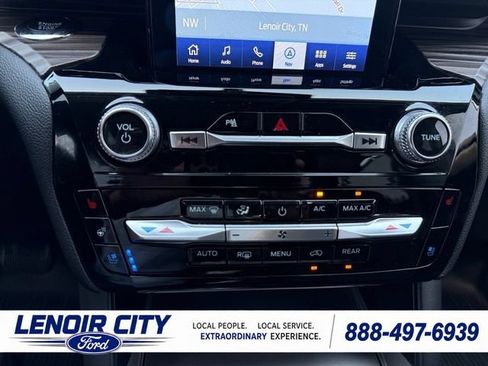 Used 2024 Ford Explorer Limited w/ Limited Technology Package AWD/4WD image 26