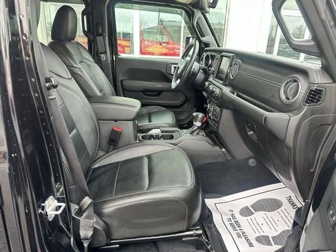 Used 2022 Jeep Wrangler Unlimited Sahara w/ Cold Weather Group image 9