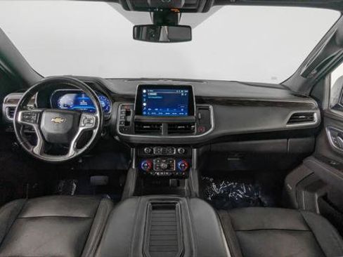 Used 2022 Chevrolet Suburban LT RWD image 28