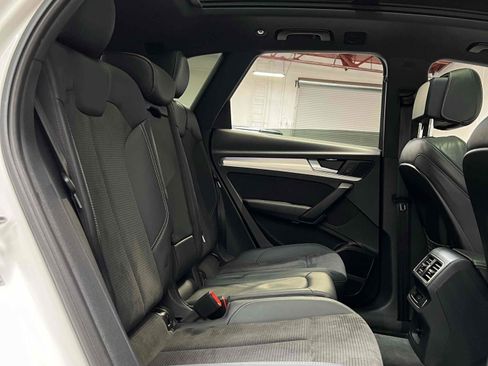 Used 2018 Audi SQ5 Prestige w/ Prestige Package image 32