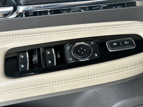 Used 2022 Lincoln Corsair FWD w/ Rear Removable Package Tray image 13