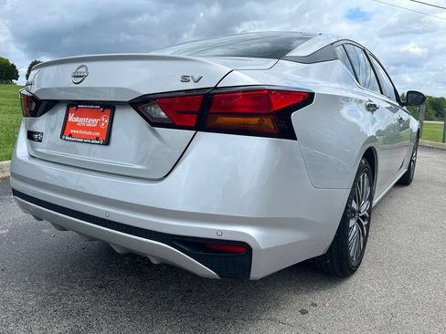 Used 2024 Nissan Altima 2.5 SV FWD image 12