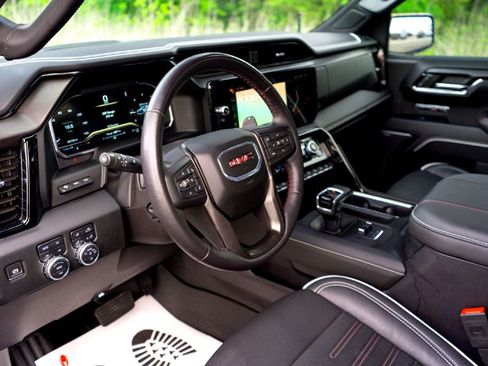 Used 2024 GMC Sierra 1500 AT4X AWD/4WD image 9