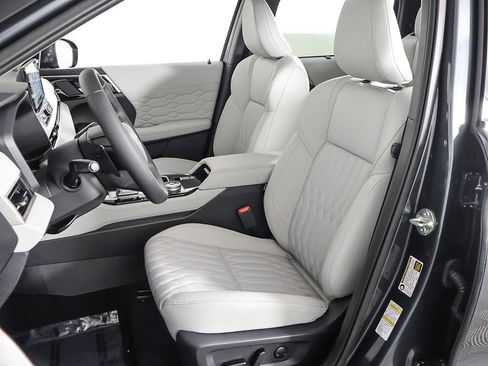 New 2025 Mitsubishi Outlander SEL image 33