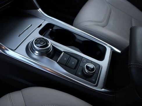 Used 2022 Ford Explorer Platinum w/ Equipment Group 601A image 11