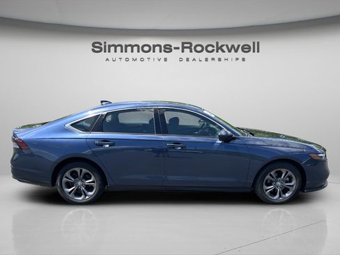 Used 2023 Honda Accord EX image 6