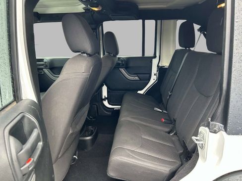 Used 2018 Jeep Wrangler Unlimited Sport S AWD/4WD image 11