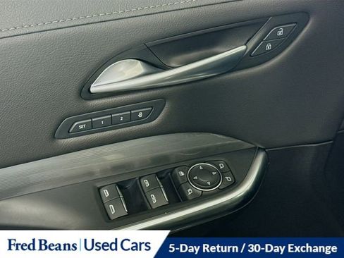 Used 2025 Cadillac XT4 Premium Luxury image 20