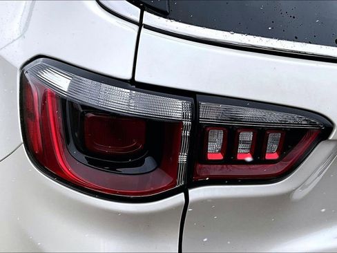 Used 2019 Jeep Compass Limited AWD/4WD image 29