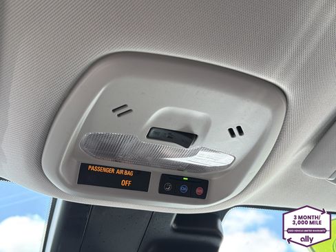 Used 2025 Chevrolet Trax ACTIV w/ Driver Confidence Package FWD image 20