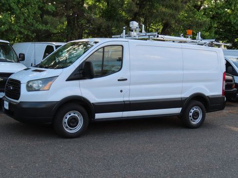 Used 2015 Ford Transit 150 130 Low Roof RWD image 2