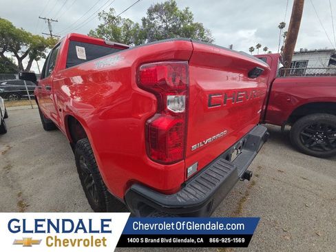 Used 2025 Chevrolet Silverado 1500 Custom Trail Boss w/ LPO, Dark Essentials Package AWD/4WD image 4
