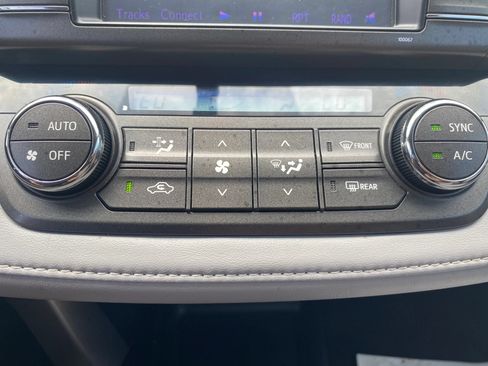 Used 2013 Toyota RAV4 XLE AWD/4WD image 23