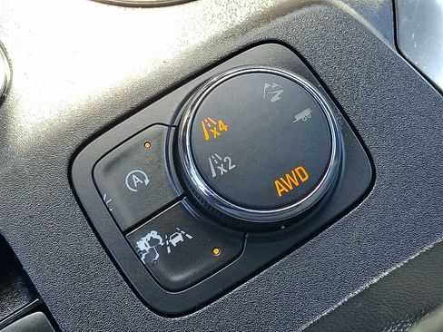 Used 2023 Chevrolet Traverse RS AWD/4WD image 27
