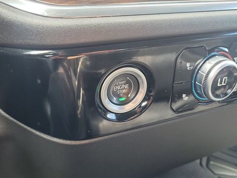 Used 2024 GMC Sierra 1500 SLT AWD/4WD image 26