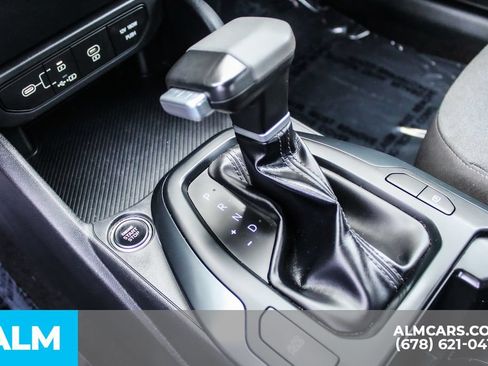 Used 2025 Kia K4 FWD image 35