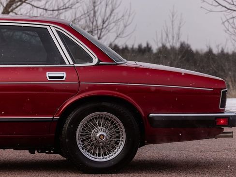 Used 1992 Jaguar XJ Vanden Plas image 23