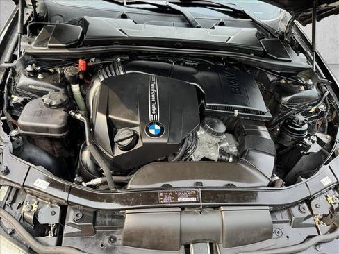 Used 2011 BMW 335i xDrive Sedan AWD/4WD image 22