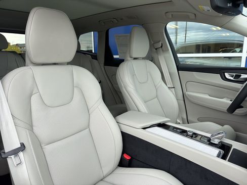 New 2026 Volvo XC60 T8 Ultra w/ Climate Package PRO image 26
