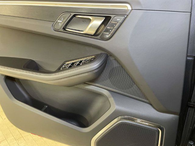 Certified 2023 Porsche Macan GTS AWD/4WD image 35