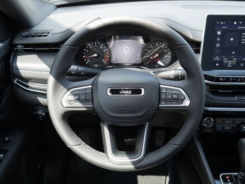 New 2025 Jeep Compass Limited w/ Sun & Sound Group image 17