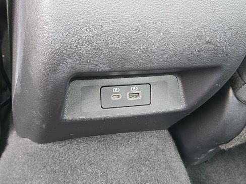 Used 2025 Nissan Altima 2.5 SV FWD image 15