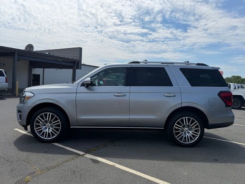 Used 2023 Ford Expedition Limited AWD/4WD image 8