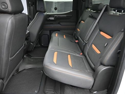 Used 2025 GMC Sierra 1500 AT4 image 11