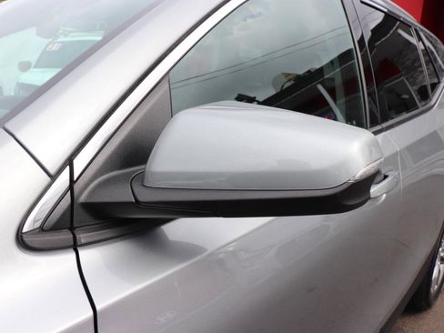 Used 2024 GMC Terrain SLT image 57