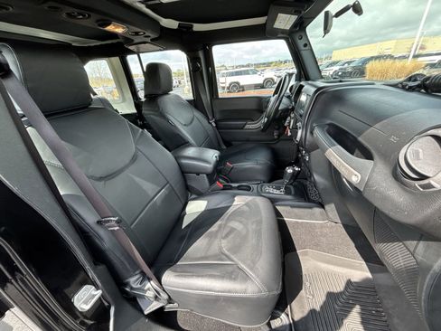 Used 2017 Jeep Wrangler Unlimited Sport w/ Connectivity Group image 23