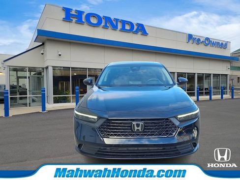 Used 2025 Honda Accord SE image 2