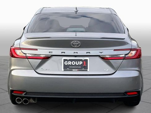 Used 2025 Toyota Camry SE image 4