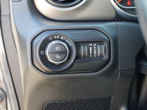 Used 2021 Jeep Gladiator Sport AWD/4WD image 19