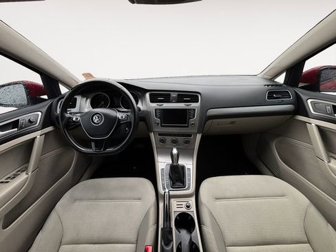 Used 2017 Volkswagen Golf S image 13