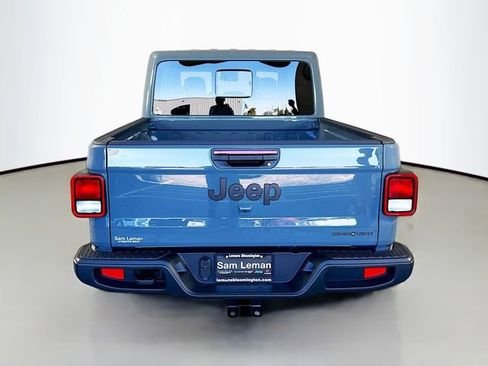 New 2025 Jeep Gladiator Sport image 6