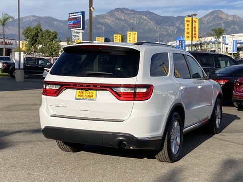Used 2023 Dodge Durango SXT image 4