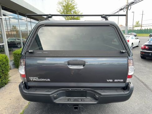 Used 2014 Toyota Tacoma 4x4 Double Cab w/ SR5 Package image 22