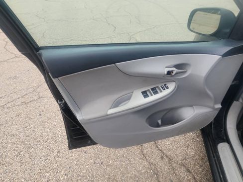 Used 2012 Toyota Corolla LE FWD image 10